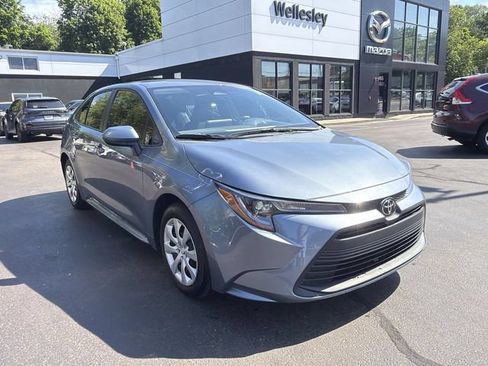 Used 2024 Toyota Corolla LE FWD image 2
