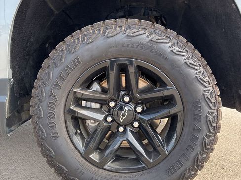 Used 2024 Chevrolet Silverado 1500 LT Trail Boss w/ Convenience Package II image 12