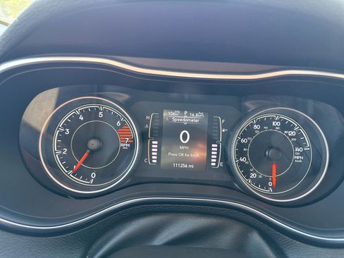 Used 2019 Jeep Cherokee Latitude Plus image 12