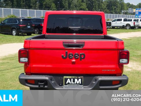 Used 2025 Jeep Gladiator Sport AWD/4WD image 6