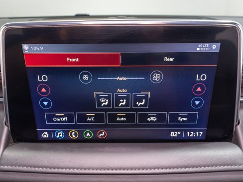 Used 2021 Chevrolet Suburban LT w/ Rear Media and Nav Package RWD image 19