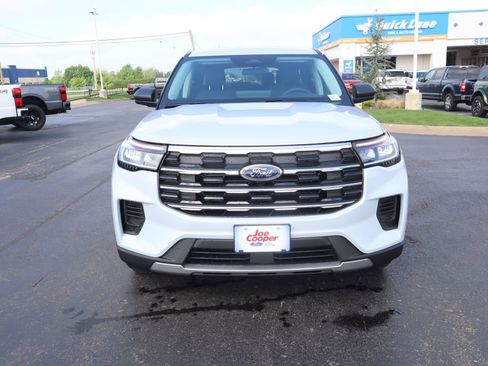 New 2026 Ford Explorer Active RWD image 9