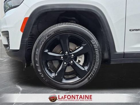 Used 2024 Jeep Grand Cherokee L Altitude AWD/4WD image 33