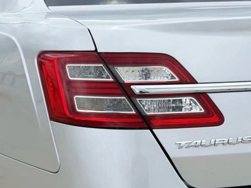 Used 2019 Ford Taurus Limited image 45