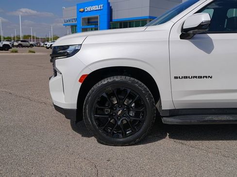 Used 2022 Chevrolet Suburban RST w/ Luxury Package AWD/4WD image 11