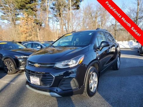 Used 2022 Chevrolet Trax LT w/ LT Convenience Package image 3