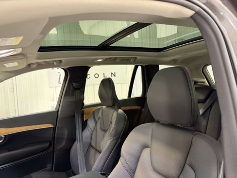 Used 2024 Volvo XC90 B5 Plus image 24