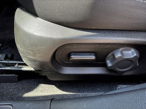 Used 2018 Ford Taurus SEL w/ Equipment Group 201A image 35