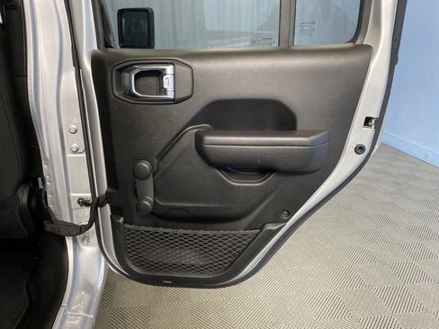 Certified 2022 Jeep Gladiator Sport image 41