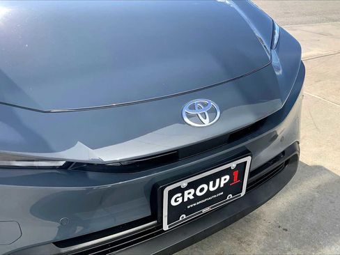 Used 2023 Toyota Prius LE AWD/4WD image 31