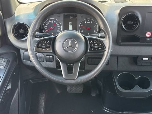 Used 2024 Mercedes-Benz Sprinter 2500 image 17
