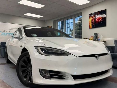 Used 2020 Tesla Model S Long Range AWD/4WD image 1