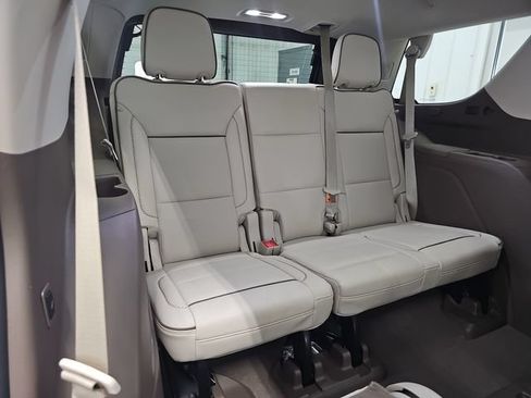 Used 2024 GMC Yukon Denali w/ Advanced Technology Package AWD/4WD image 35
