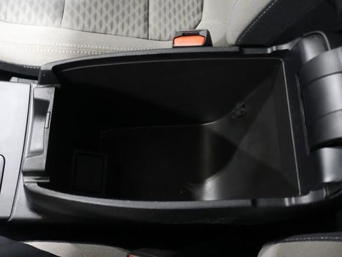 Used 2022 Ford Escape SE image 30