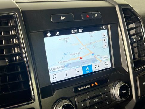 Used 2018 Ford F150 Lariat w/ Equipment Group 502A Luxury AWD/4WD image 14