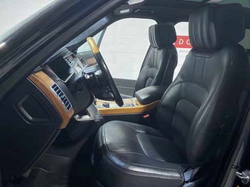 Used 2018 Land Rover Range Rover Supercharged AWD/4WD image 11
