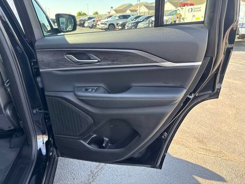Used 2023 Jeep Grand Cherokee Limited AWD/4WD image 36