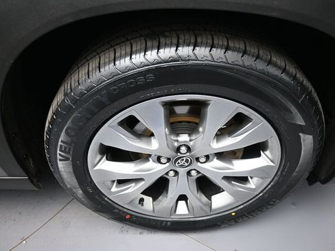 Certified 2025 Toyota Grand Highlander AWD Hybrid image 13