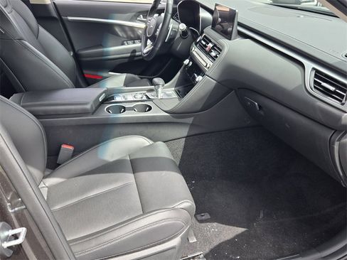 New 2025 Genesis G70 2.5T image 15