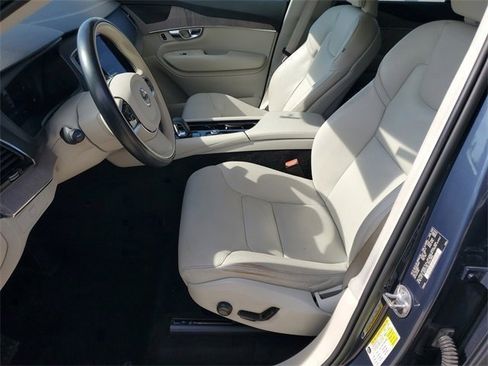 Used 2023 Volvo XC90 B5 Plus w/ Protection Package Premier image 5