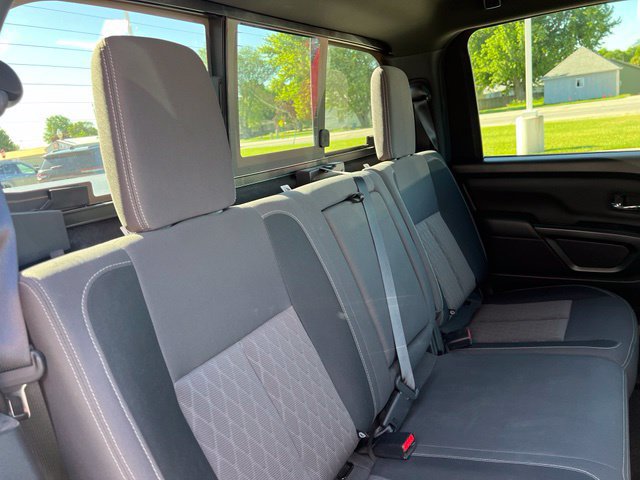 Used 2024 Nissan Titan SV w/ SV Convenience Package AWD/4WD image 8