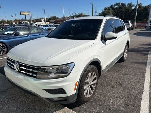 Used 2018 Volkswagen Tiguan S image 3
