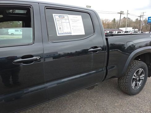 Used 2018 Toyota Tacoma TRD Sport image 38