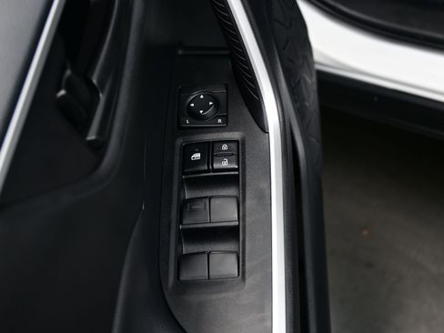 Used 2024 Toyota RAV4 LE AWD/4WD image 10