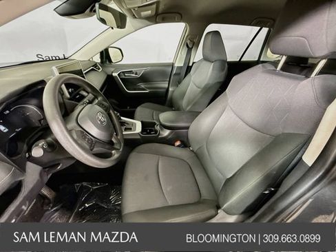 Used 2024 Toyota RAV4 XLE AWD/4WD image 19