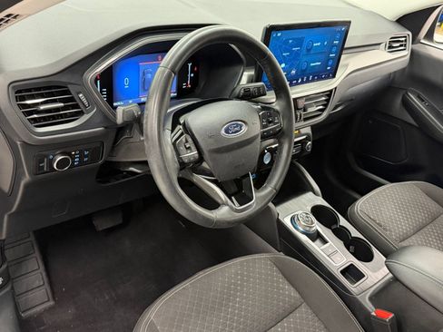 Used 2023 Ford Escape Active w/ Tech Pack #1 AWD/4WD image 3