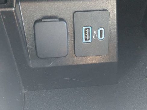 Used 2021 Ford Explorer Platinum w/ Equipment Group 601A AWD/4WD image 25