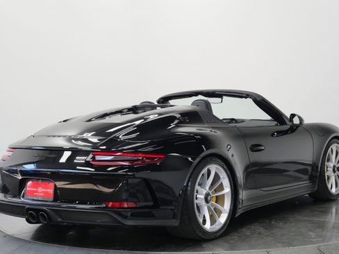 Used 2019 Porsche 911 Speedster RWD image 9