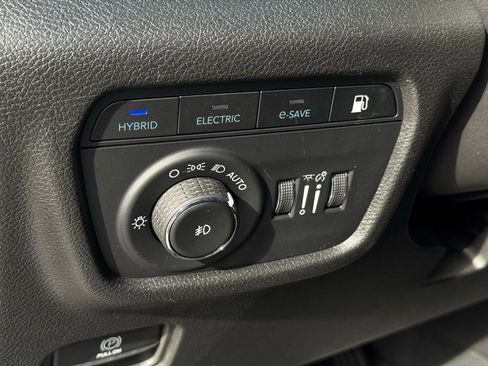 Used 2022 Jeep Grand Cherokee Limited 4xe image 34