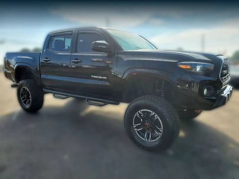 Used 2016 Toyota Tacoma SR5 w/ Towing Package RWD image 11