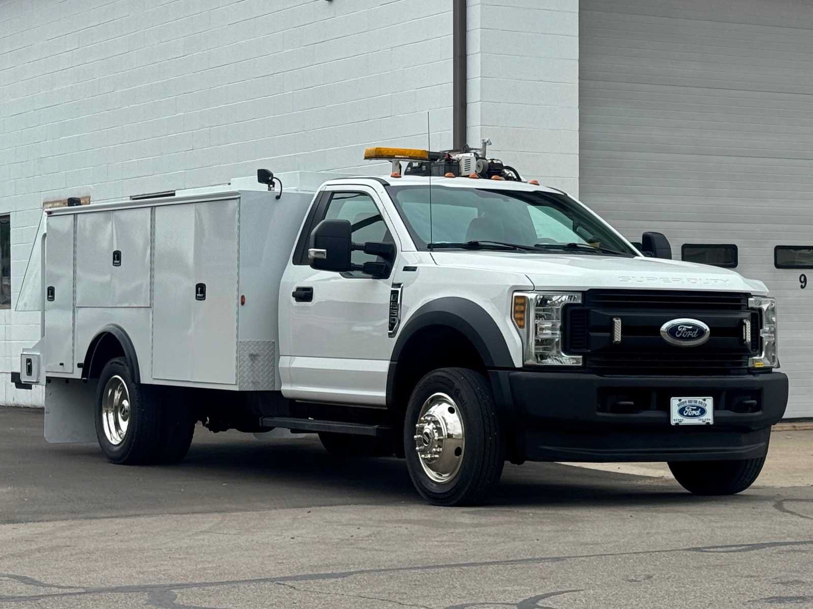 Used 2019 Ford F550 4x4 Regular Cab Super Duty image 2