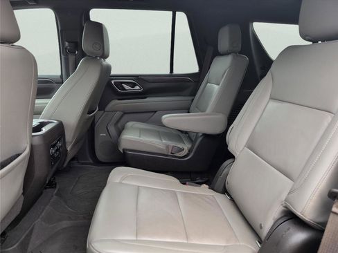 Used 2021 Chevrolet Tahoe LT w/ LT Signature Package image 28