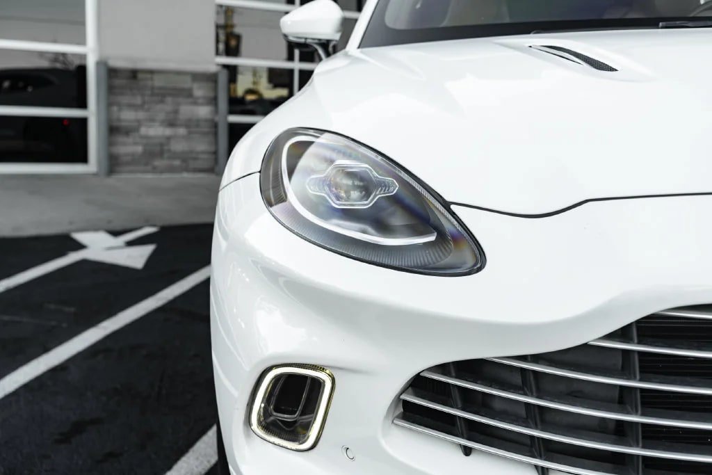 Used 2022 Aston Martin DBX AWD/4WD image 8