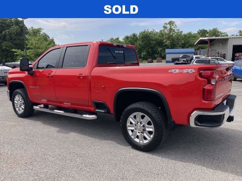 Used 2025 Chevrolet Silverado 2500 LT AWD/4WD image 6