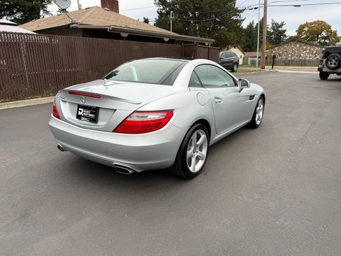 Used 2015 Mercedes-Benz SLK 250 image 7