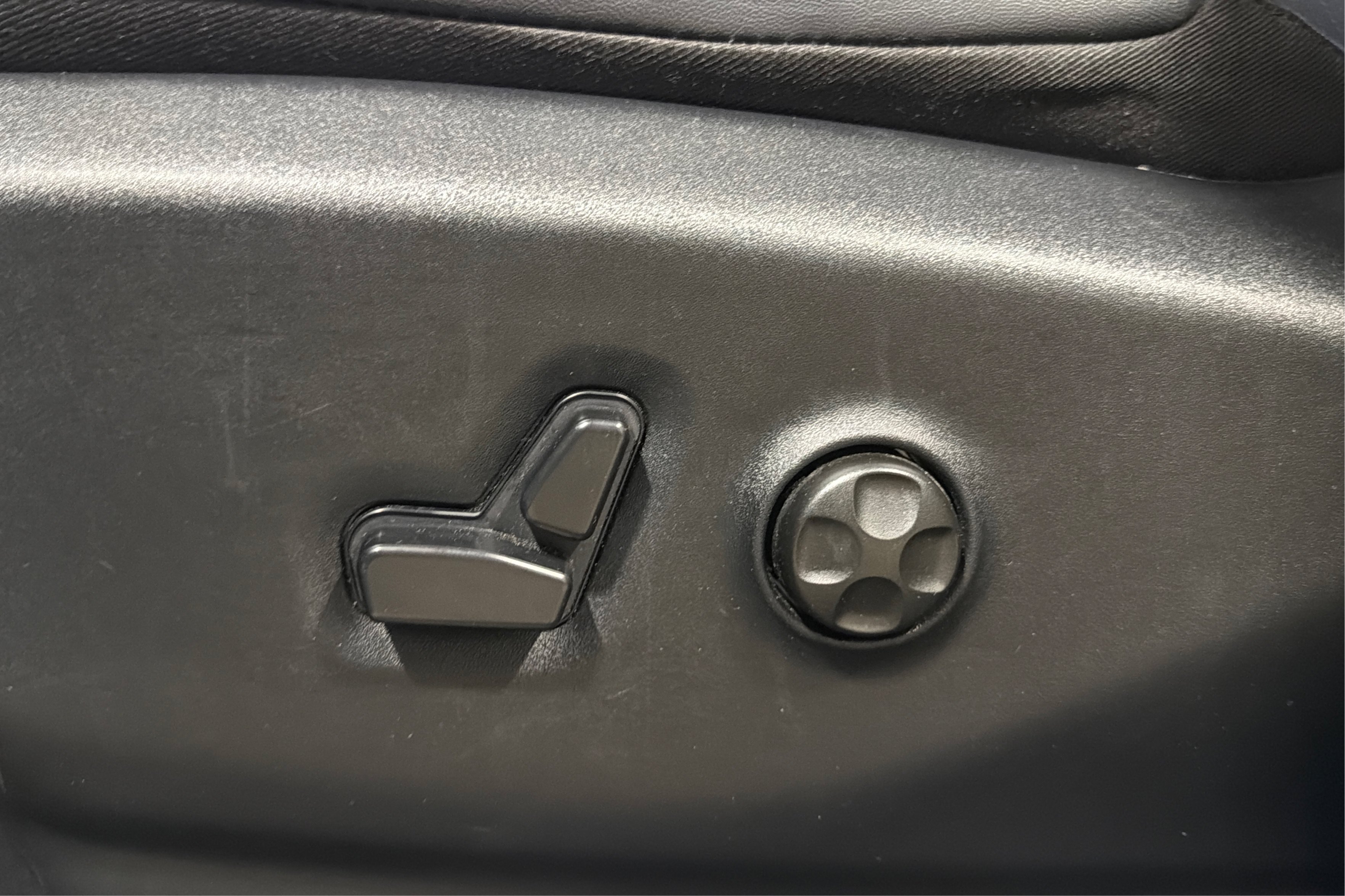 Used 2025 Chrysler Pacifica Select FWD image 19