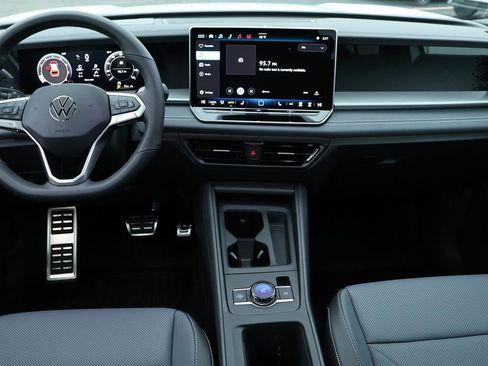 New 2026 Volkswagen Tiguan SE R-Line AWD/4WD image 35