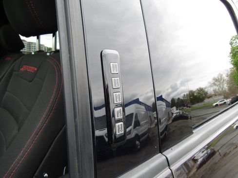 Used 2019 Ford F150 XLT w/ Equipment Group 302A Luxury AWD/4WD image 36