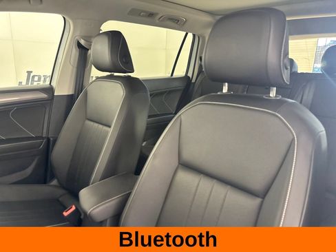 Used 2023 Volkswagen Tiguan SE w/ Panoramic Sunroof Package AWD/4WD image 11