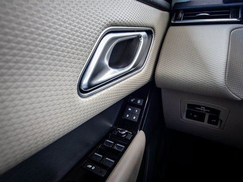 Used 2020 Land Rover Range Rover Velar S image 28