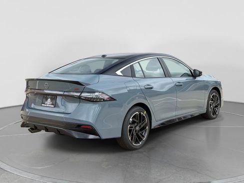 New 2026 Nissan Sentra SR w/ Floor Mat Package FWD image 4