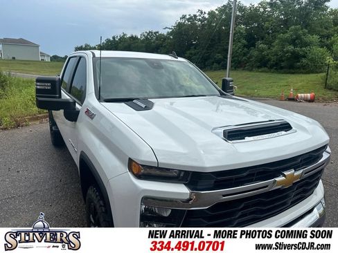 Used 2025 Chevrolet Silverado 2500 LT w/ All Star Edition AWD/4WD image 2