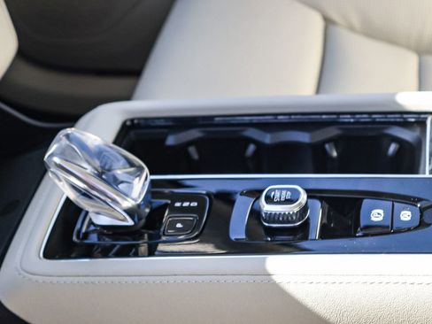 New 2026 Volvo XC90 B6 Ultra image 31