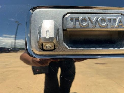 Used 2019 Toyota Tacoma TRD Sport RWD image 16