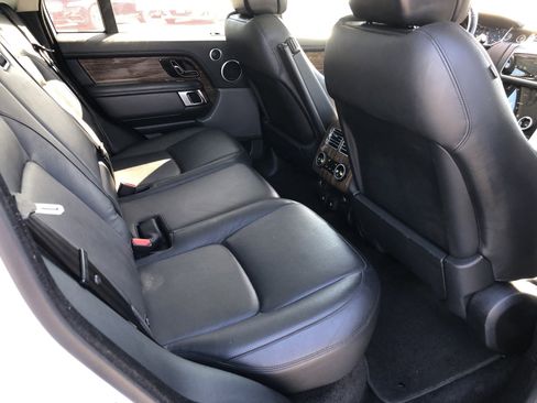 Used 2018 Land Rover Range Rover HSE image 14
