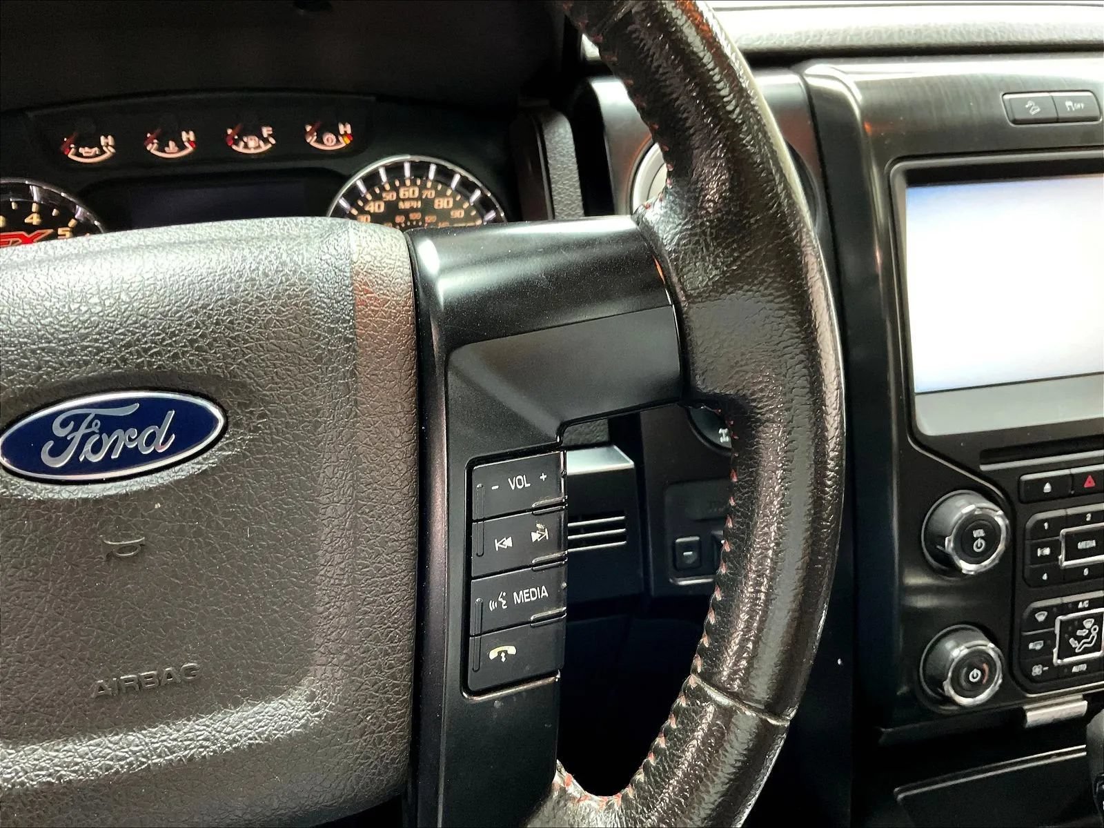 Used 2014 Ford F150 FX4 w/ Equipment Group 402A Luxury AWD/4WD image 21